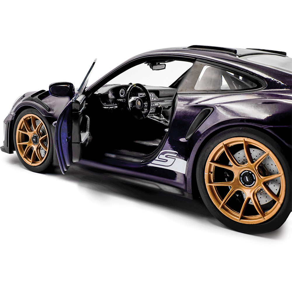 Porsche 911 GT3 RS Weissach Package Morado 1:24