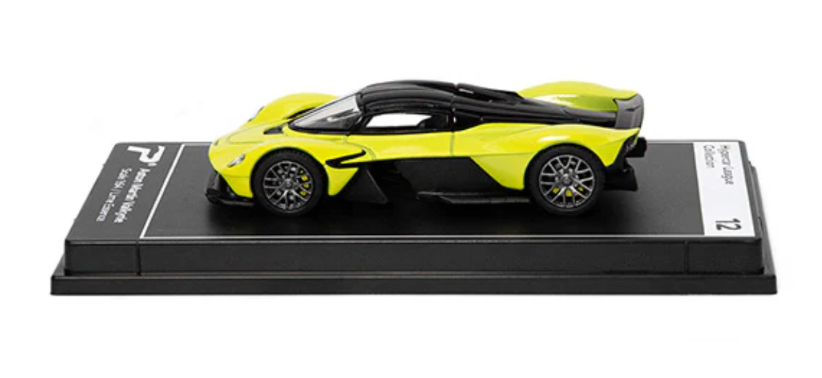 Aston Martin Valkyrie #12 1:64