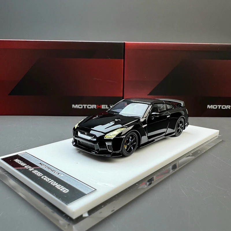 Nissan GTR R35 1:64 MotorHelix